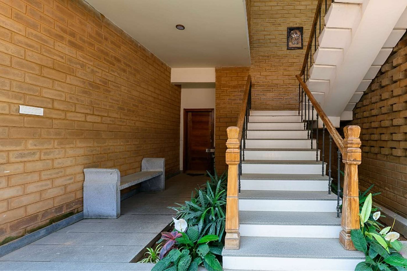 The Hidden Courtyard House — Residential project by Dialogue Design Partners